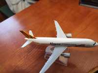 Nowy metalowy model samolotu A320