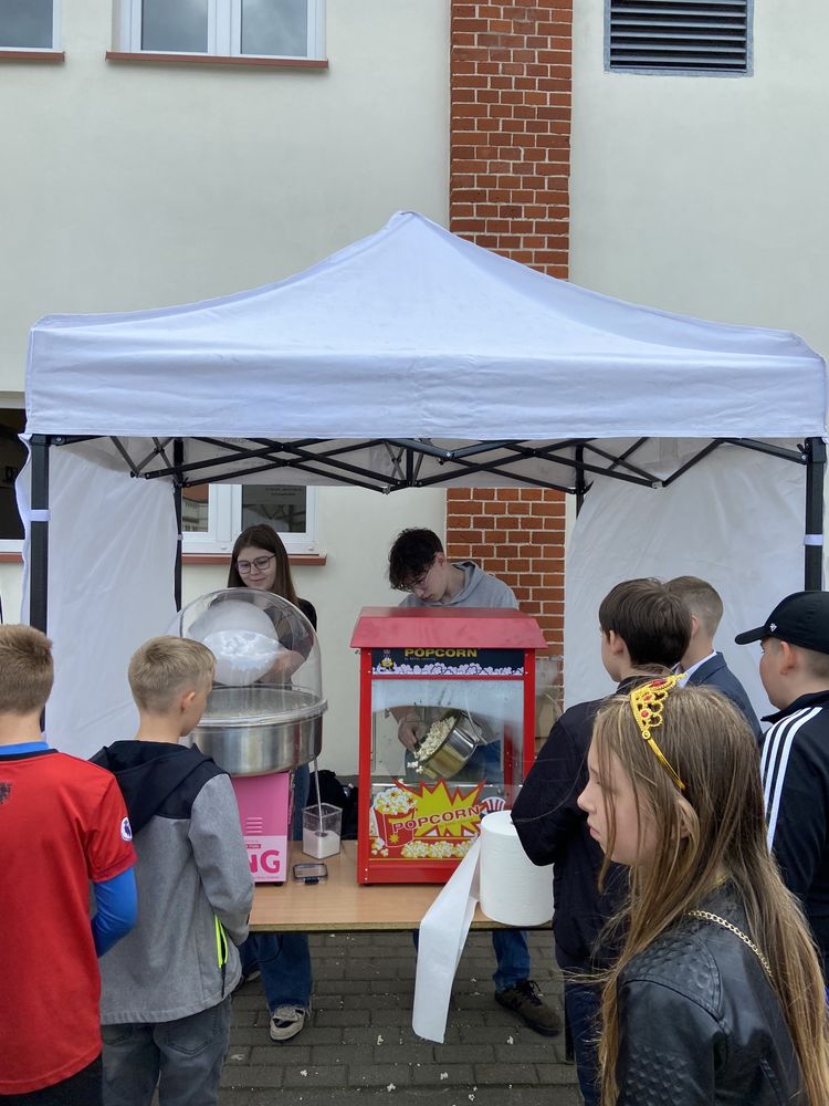Wata cukrowa/popcorn/malowanie twarzy/tatuaże natryskowe/dmuchańce