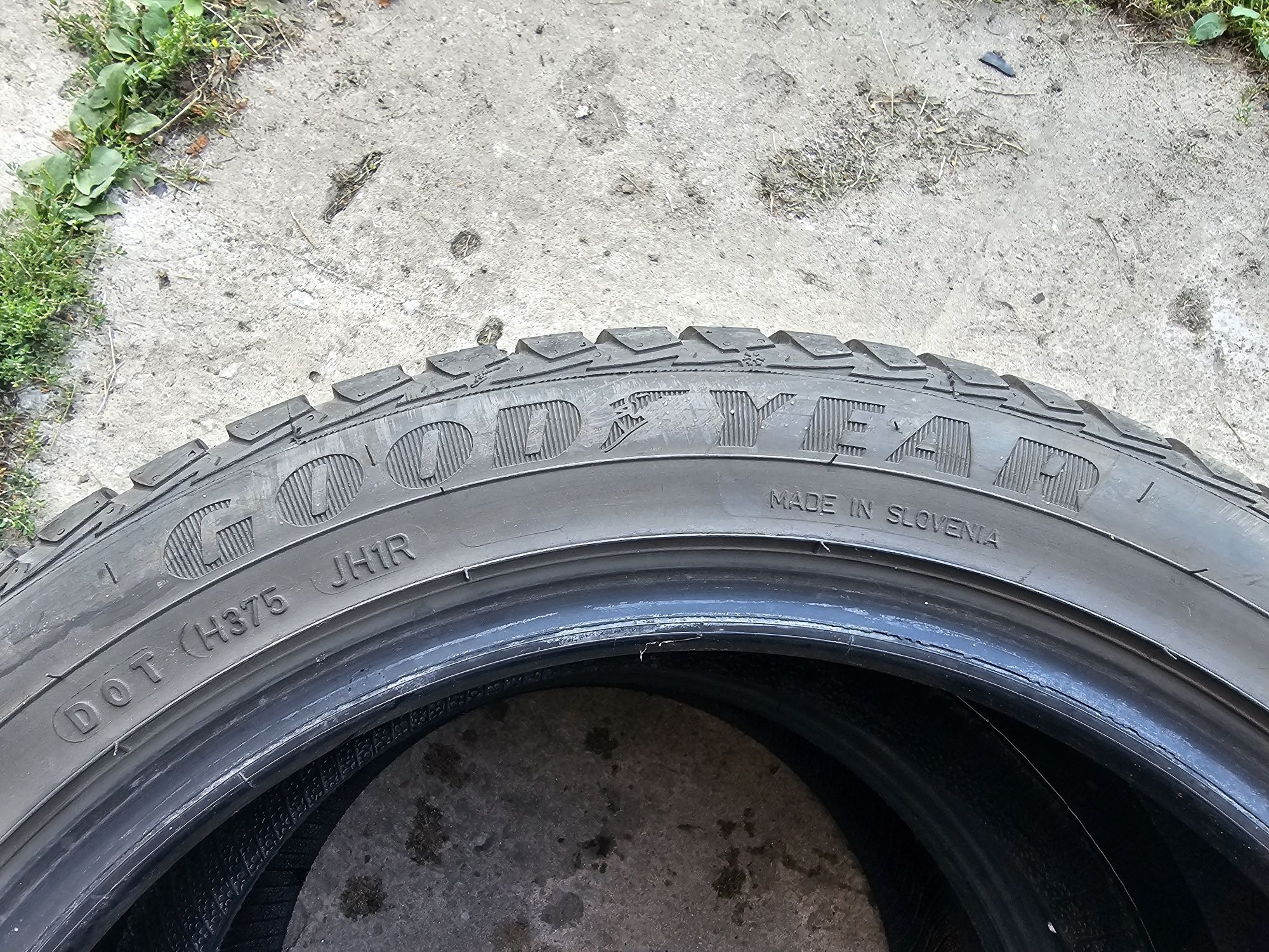 Opony całoroczne Goodyear Vector 4Seasons 215/45/16