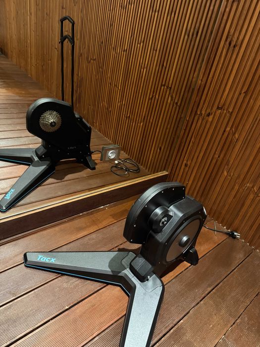 Home Trainer TACX FLUX 2 SMART T2980 + Suporte roda dianteira