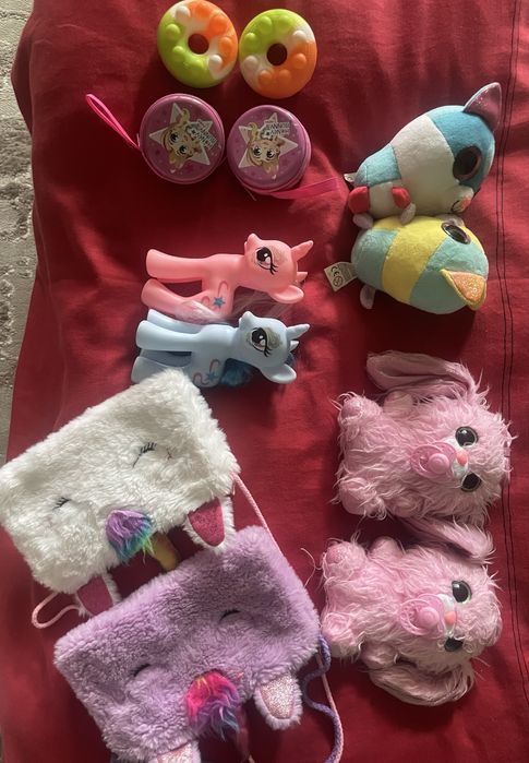 Іграшки для дівчаток двійні двійнят близнят