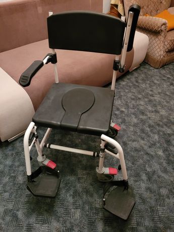 Krzesło rehabilitacyjne, toaletowe, wc dla chorego, nowe