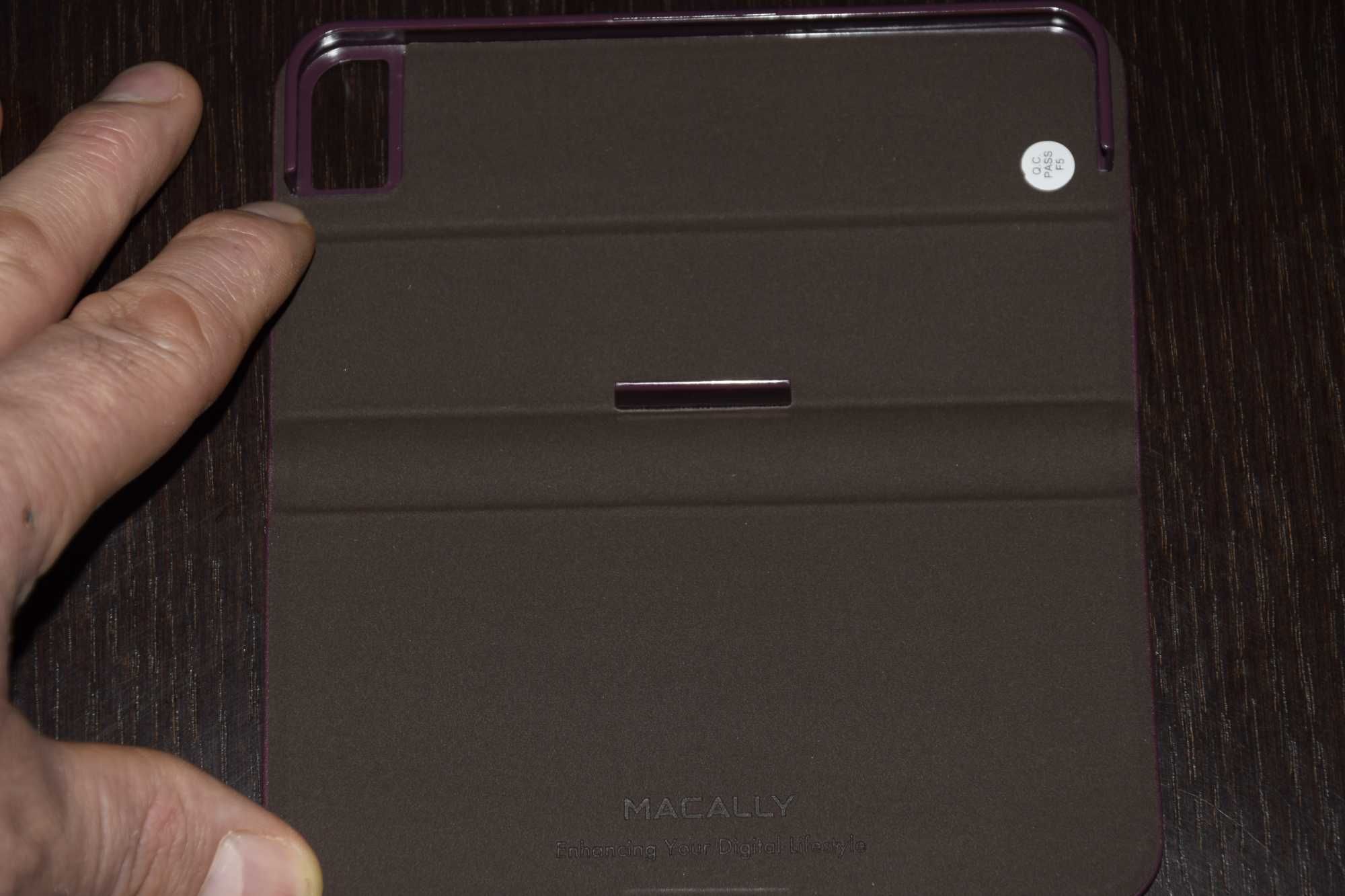 Etui z klapką IPhone 5c MACALLY SlimCover , brązowy .