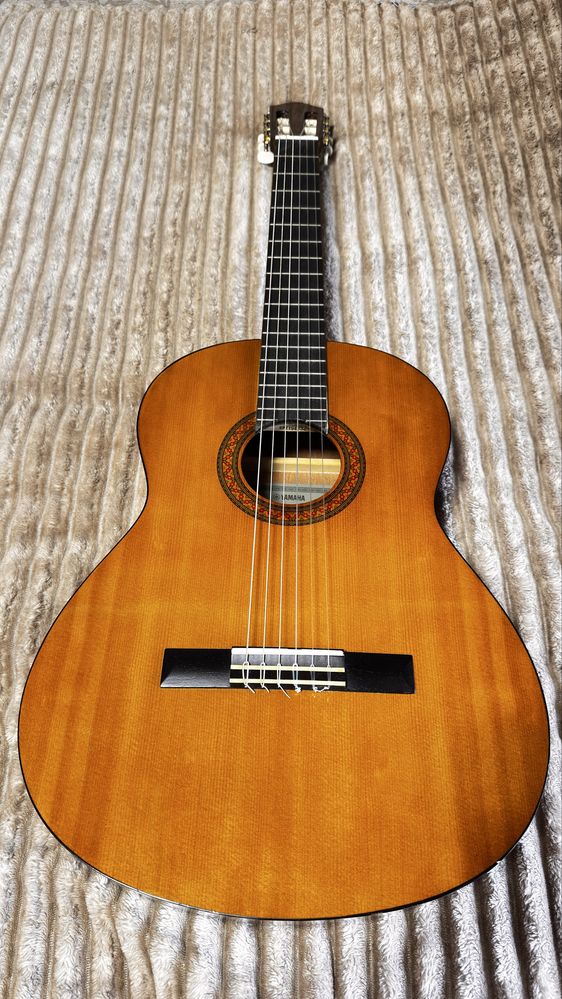 Класична гітара Yamaha C40