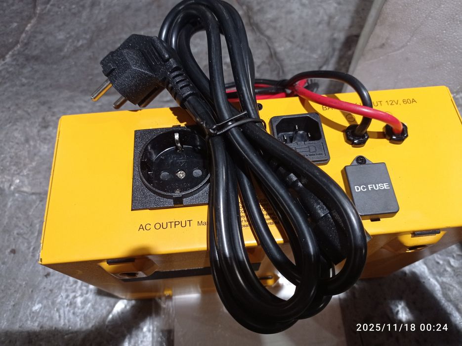 Продам преобразователь 12-220в.