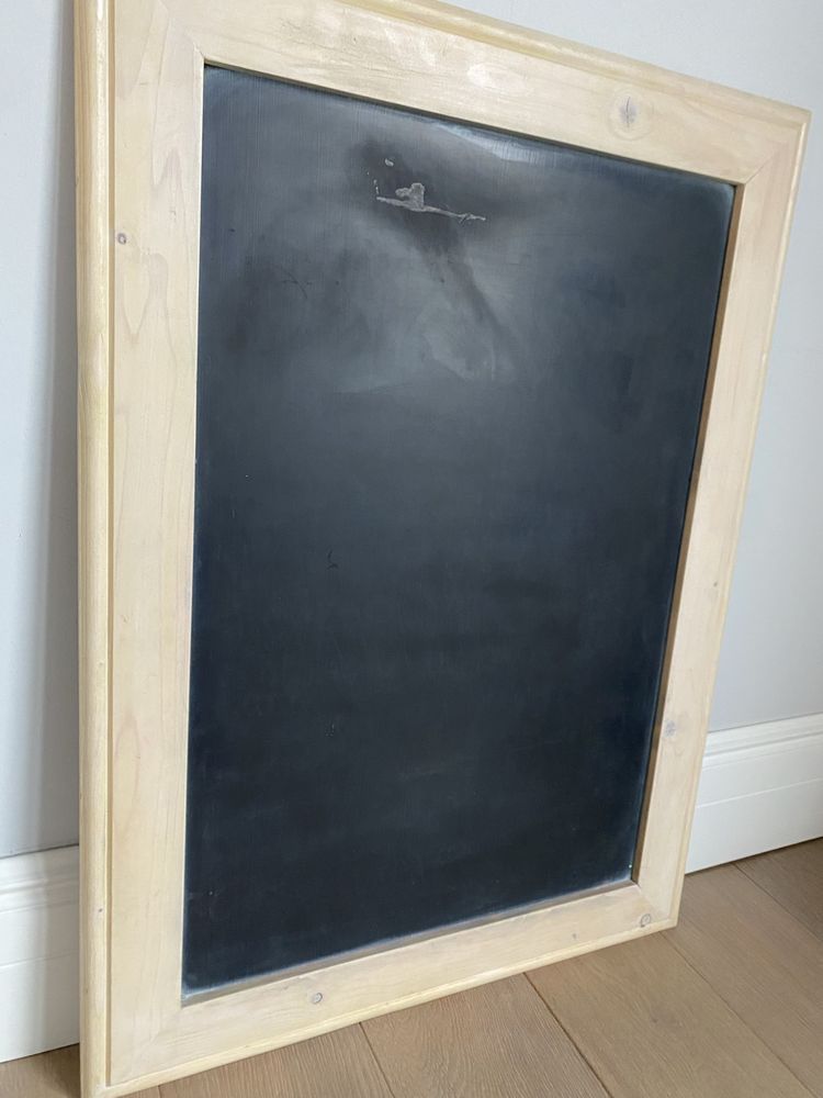 Tablica kredowa suchościeralna czarna, wisząca 90x66 cm