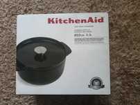KitchenAid Garnek żeliwny Cast Iron 22cm 3,3l czarny
    
Garnek żeliw