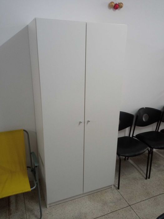 Roupeiro de 2 portas