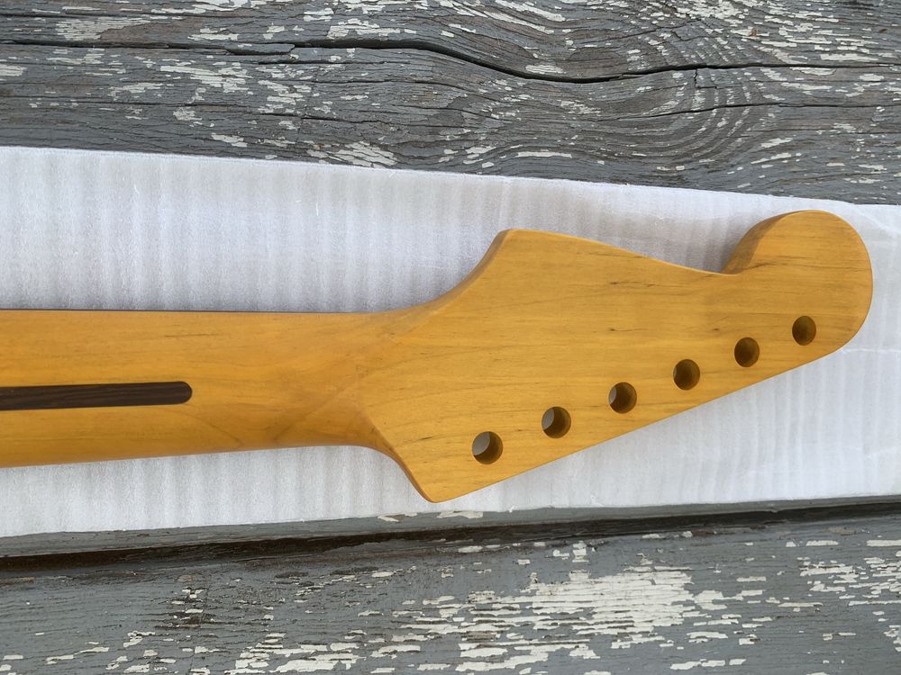 Gryf gitaty typu stratocaster