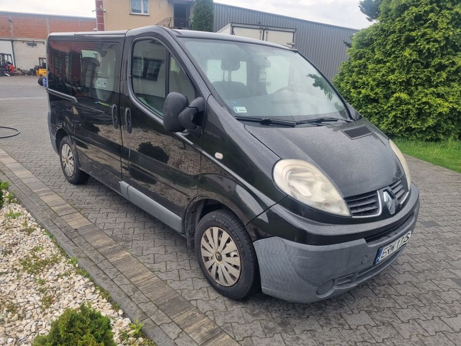 Renault Trafic 2.0 DCI  9 osobowy tył drzwi klimatyzacja