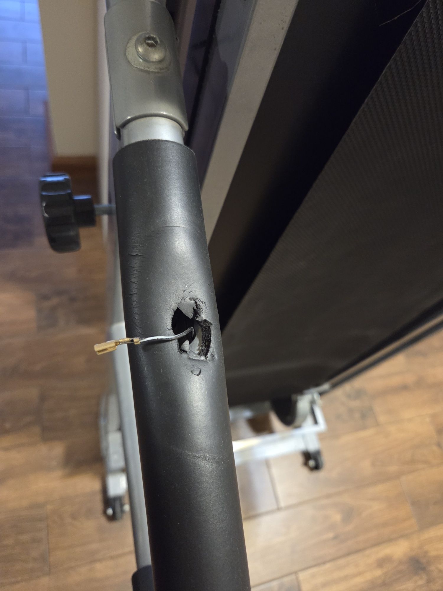 Bieżnia magnetyczna ONE Fitness B8595