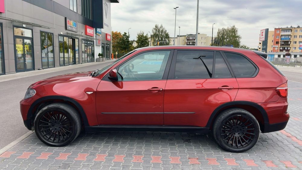Doinwestowane BMW X5 w pięknym kolorze individu + HiEnd Audio car play