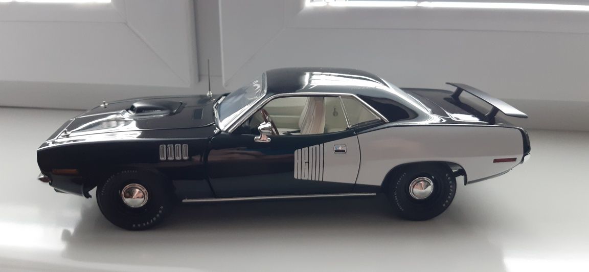 Модель 1/18 1971 Plymouth Hemi Barracuda