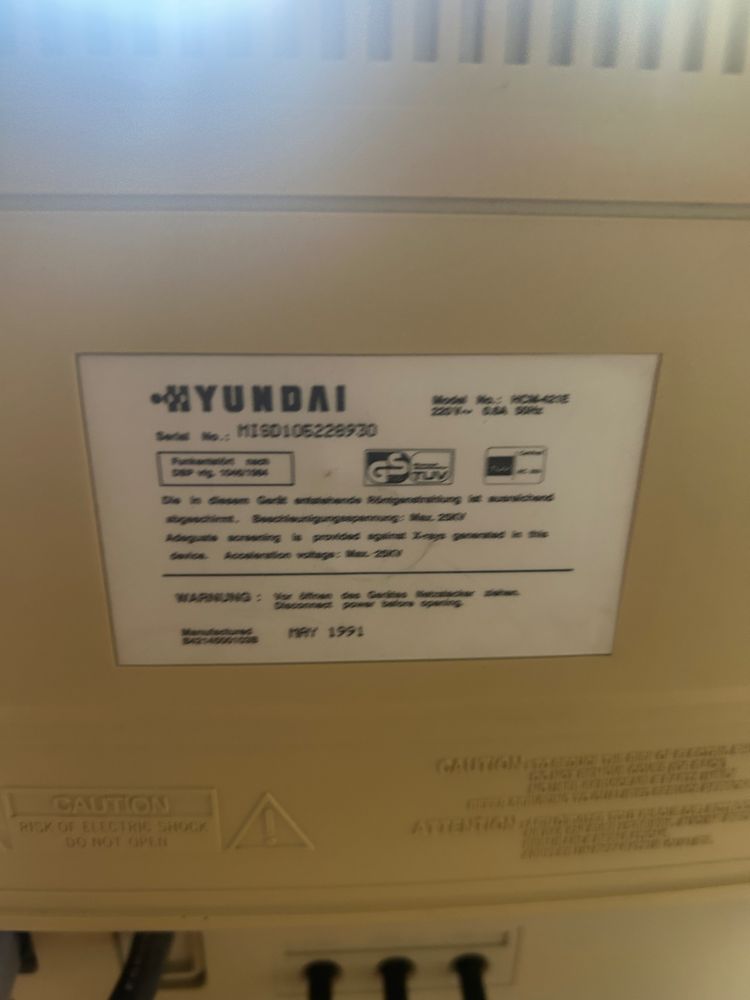 Monitor Hyundai HCM-421E super VGA