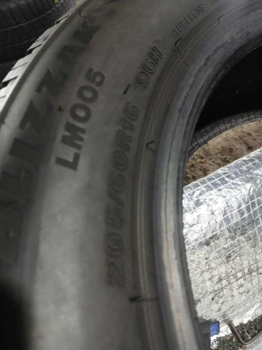 Шини Bridgestone 205/60R16. 4шт. Зима 2022-2023р. (0790)