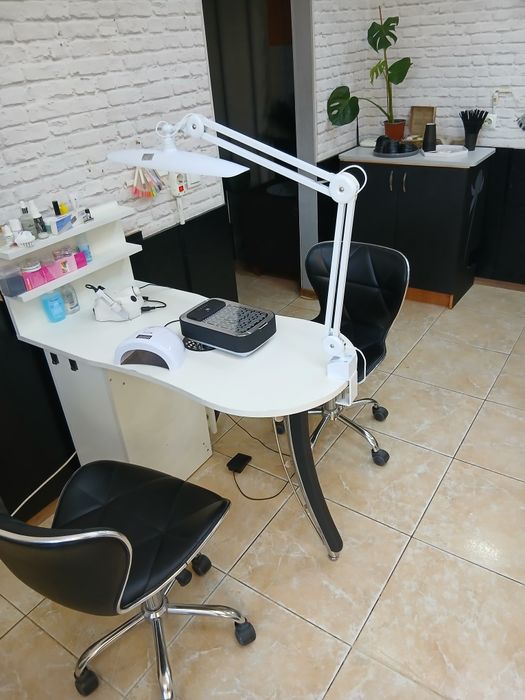 Рабоче місце для манікюра кабинет кушетку оренда салон