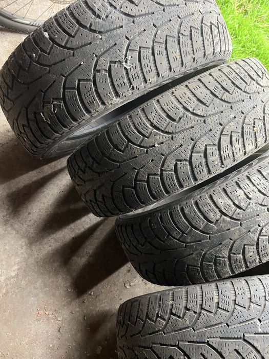 Продам резину Nokian 225/60/R17 (зима)