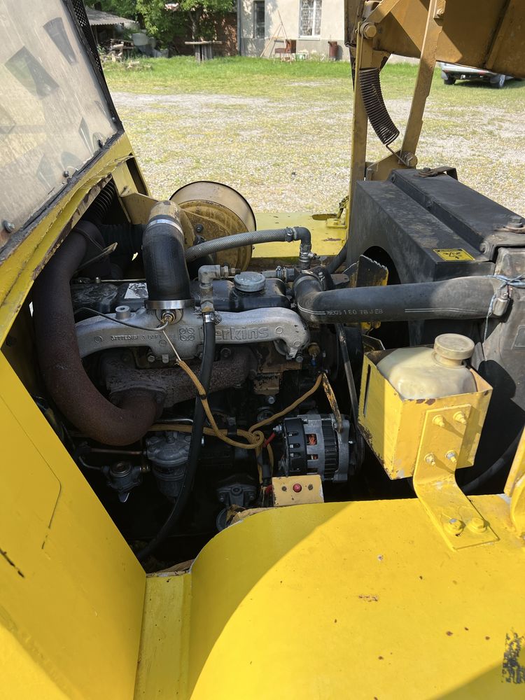 Навантажувач CAT V155B