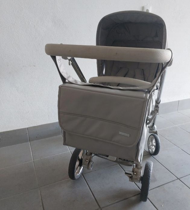Carrinho de bebé  marca Bebecar