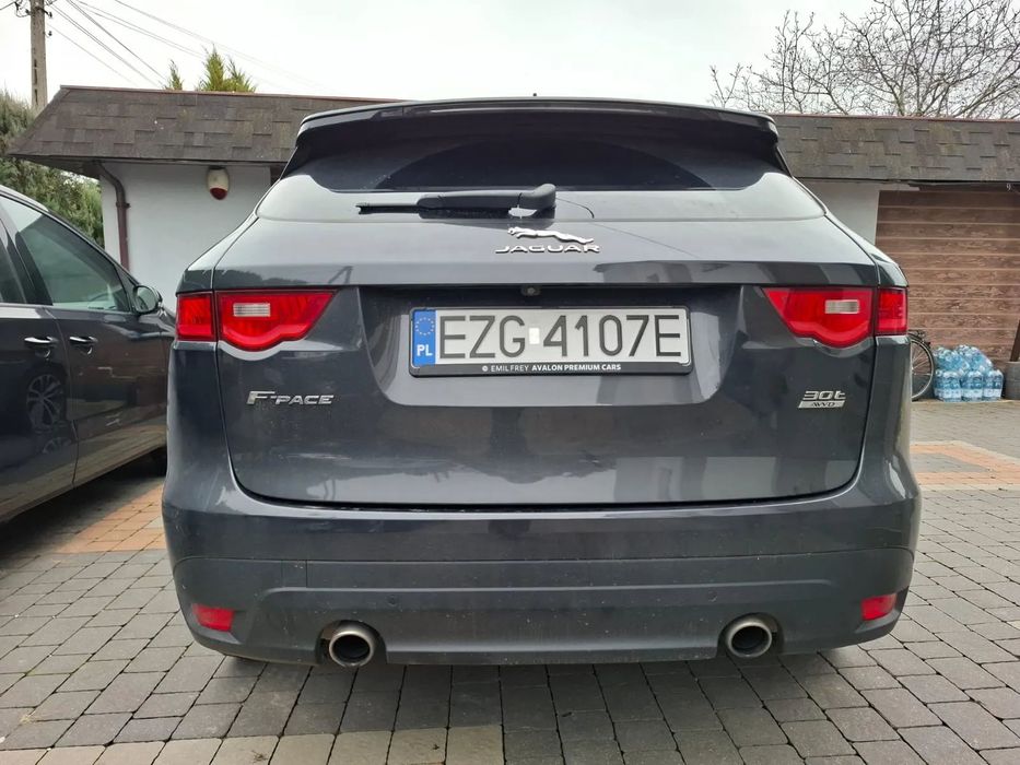 Jaguar F-Pace Benzyna 300 koni. 40 zdjęć.