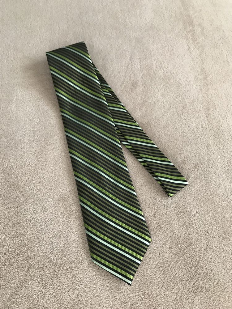 Ciemnozielony krawat w paski męski żakardowy