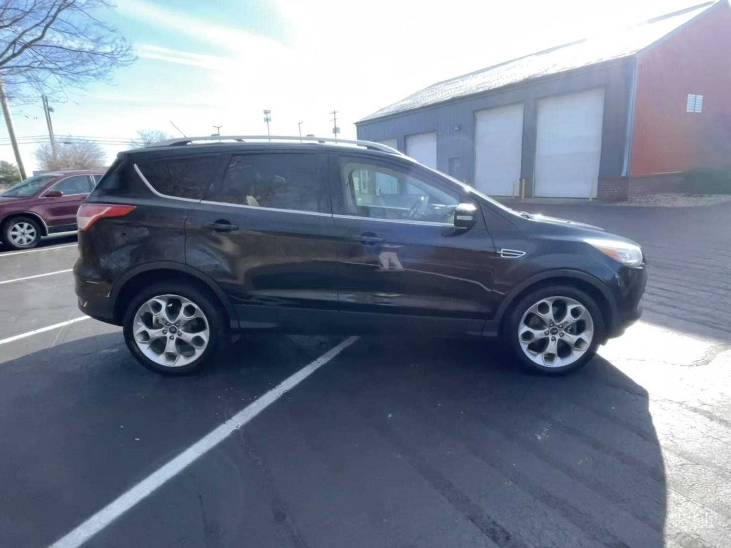 Ford Escape Titanium 2015 року