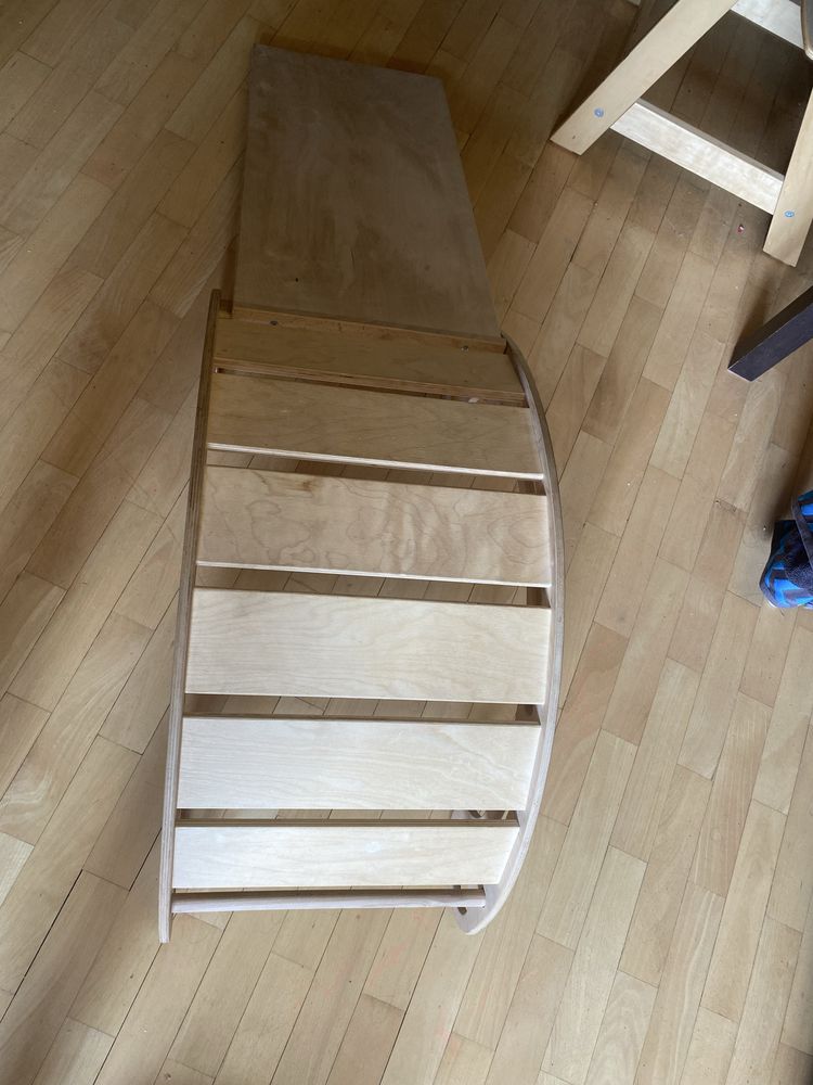 Bujak montessori ze zjezdzalną