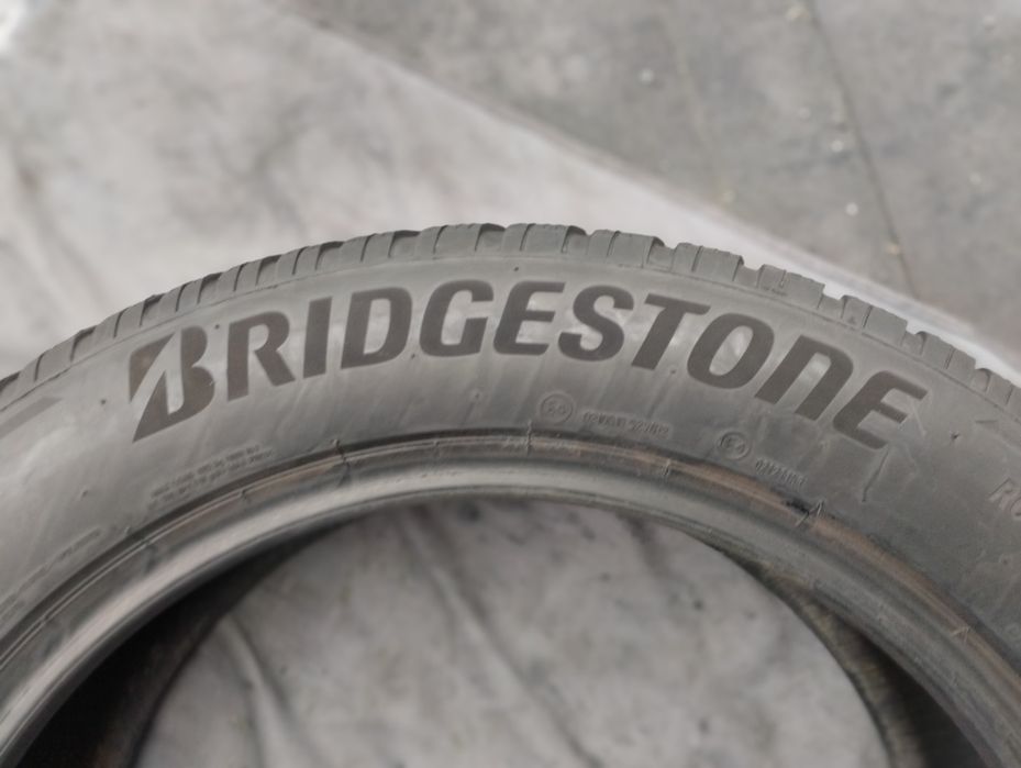 Продам шини 235/55R19