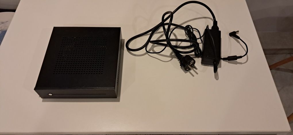Mini Komputer 4-Rdzenie/SSD/WiFi/Ram-8GB/Hdmi/Win 10 pro Wydajny