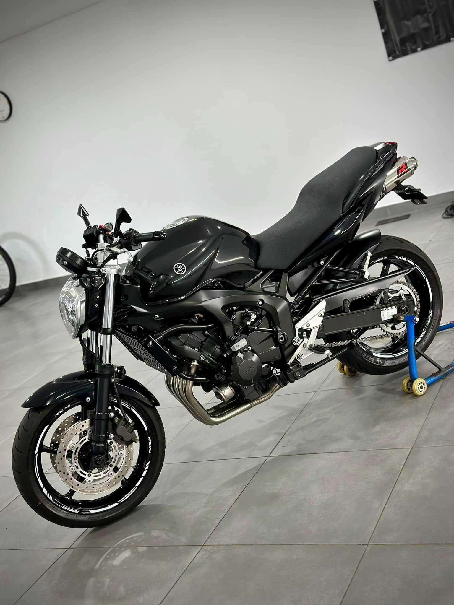 Moto Yamaha FZ6 N