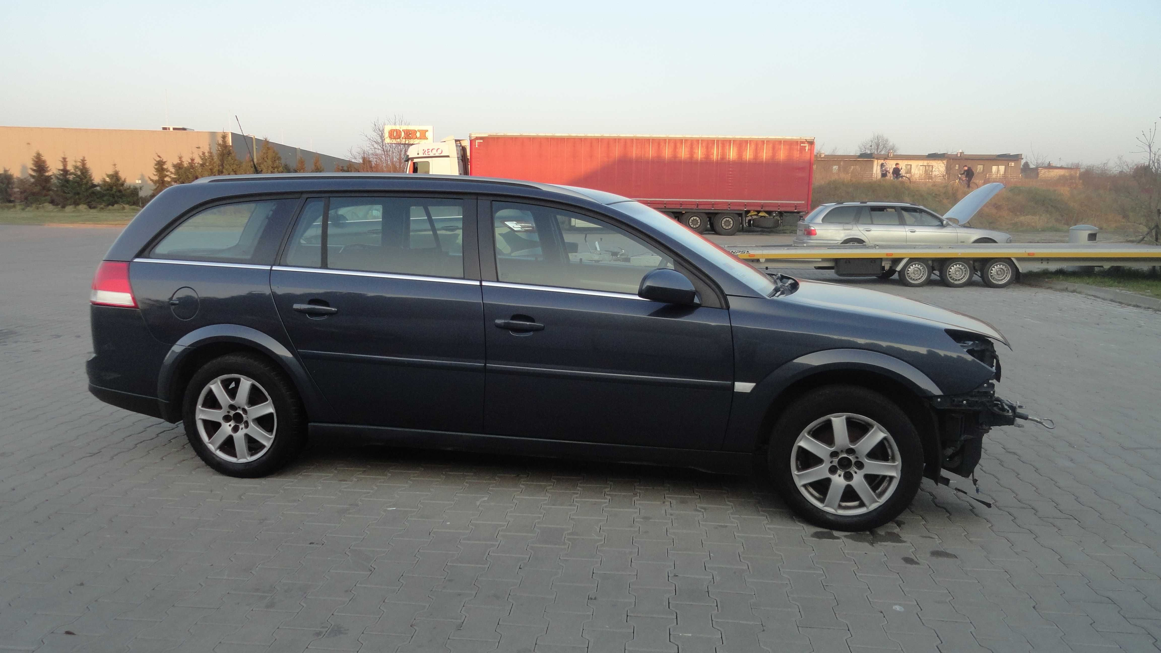 Zderzak tył tylny Opel Vectra C lift kombi kod koloru Z168