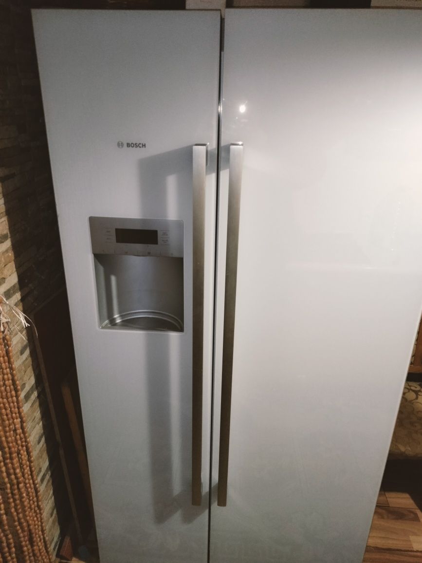 Холодильник двохдверний
