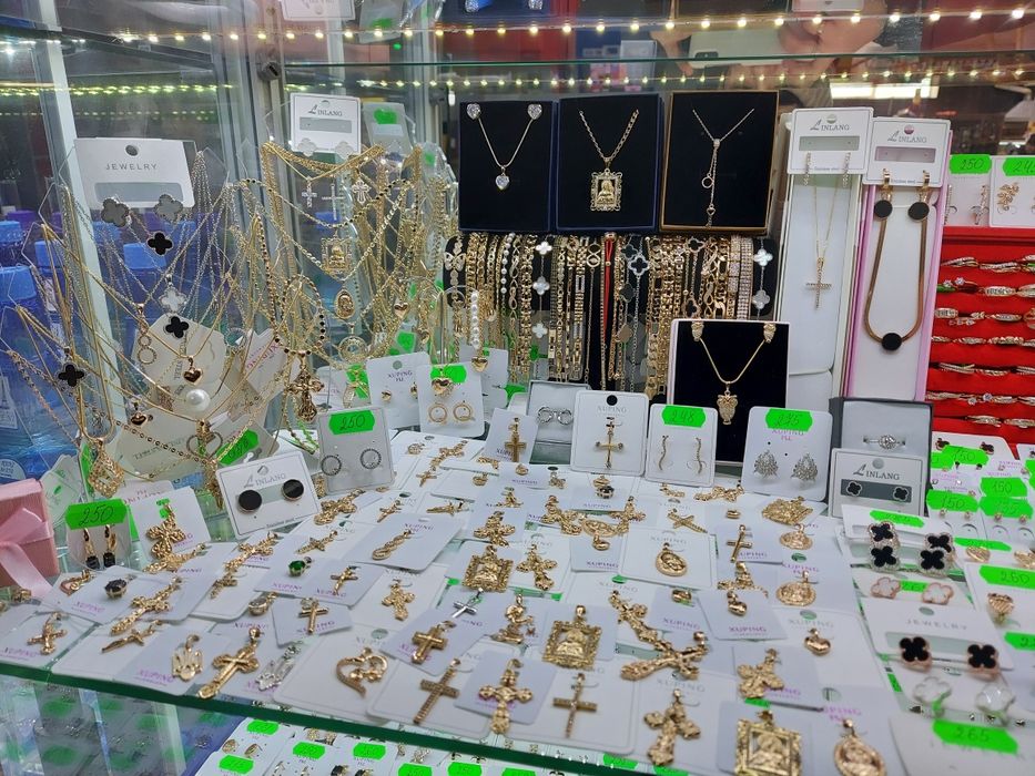 Ван Кліф,Van Cleef, медичне золото, Ван клиф прикраси, браслети, сереж