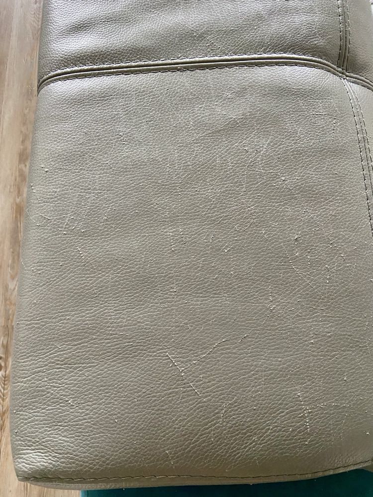 Sofa em pele 4 lugares