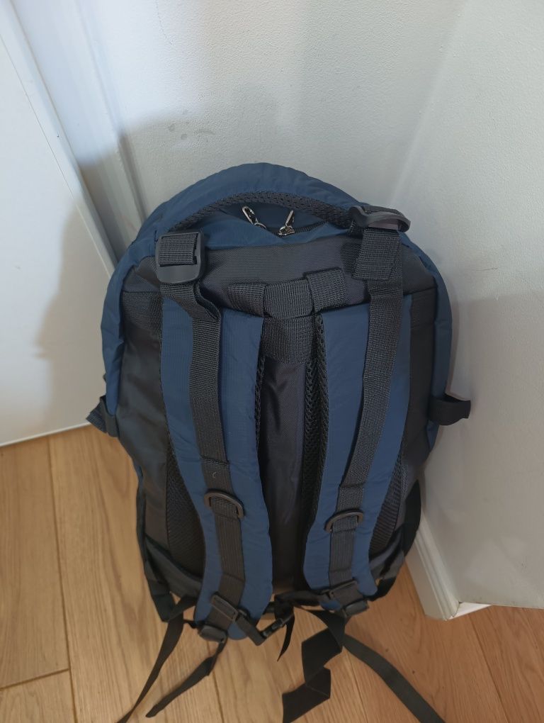 Plecak turystyczny, trekkingowy 70L, sportowy, w góry, mocny, pojemny