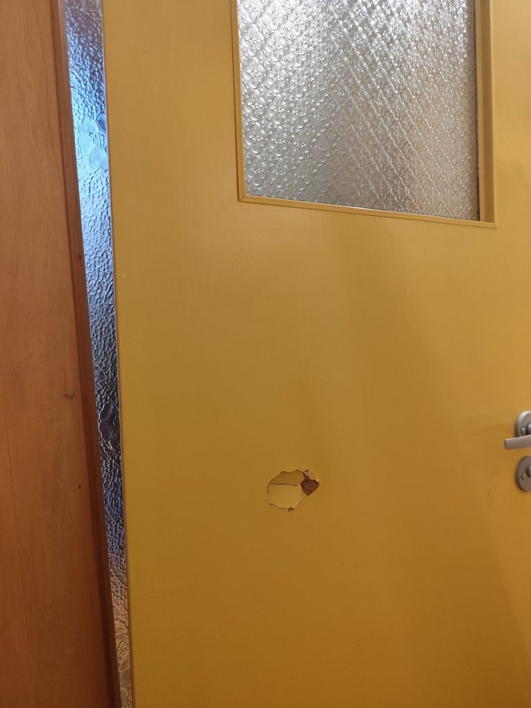 Drzwi wewnętrzne 4 szt i łazienkowe 2 szt po 20 zł sztuka