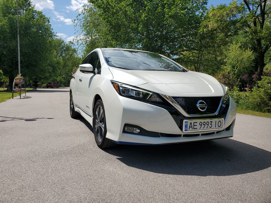 Nissan Leaf SL 62kwh