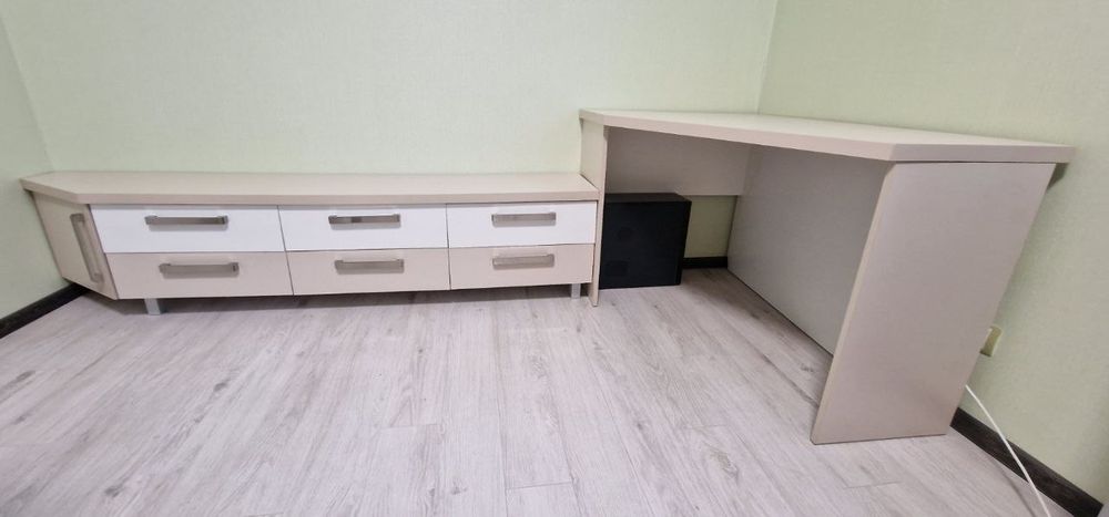 Продам тумбу і стіл