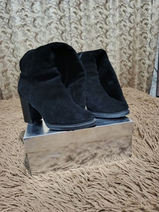 Зимові замшеві чоботи