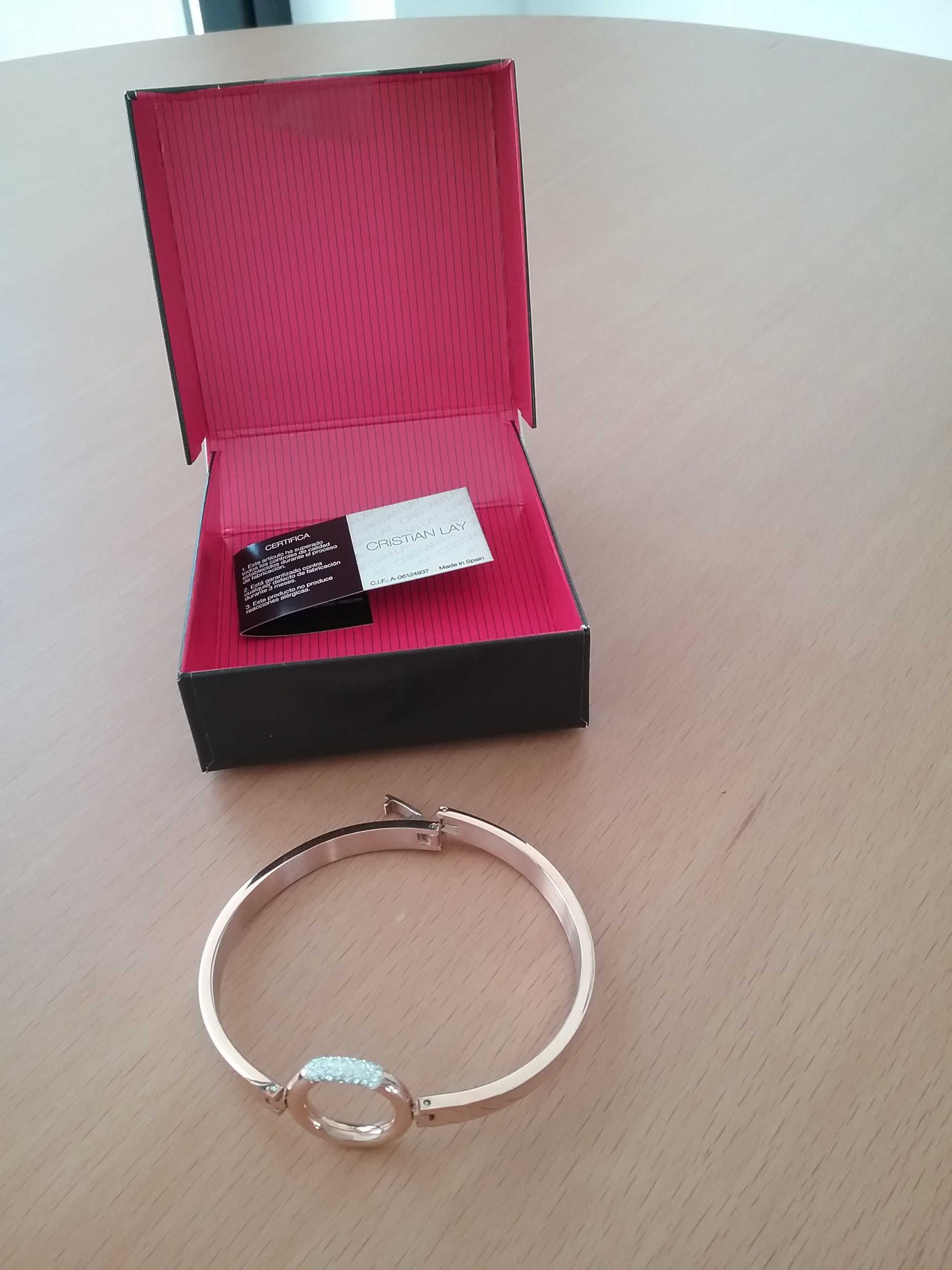 Conjunto de 2 Pulseiras banhadas a ouro, novas, com caixa