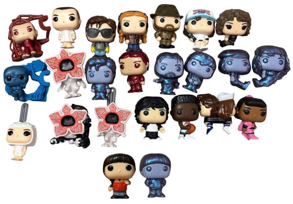 24/24 ціла колекція  кіндер joy stranger things фігурки  дивні дива