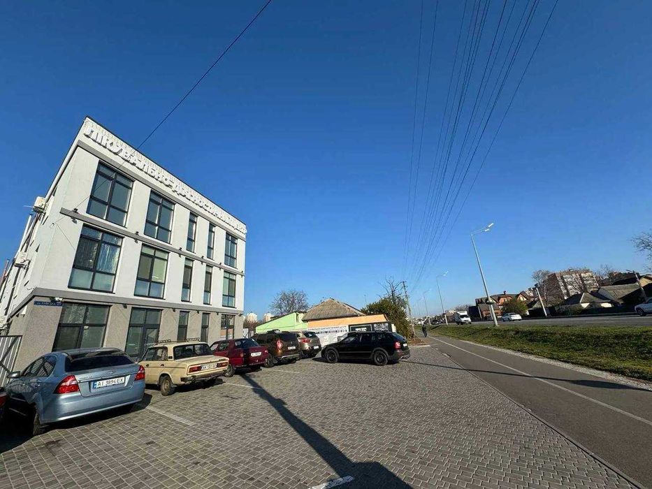 Без% Фасад торгове комерційне приміщення будівля з орендарем