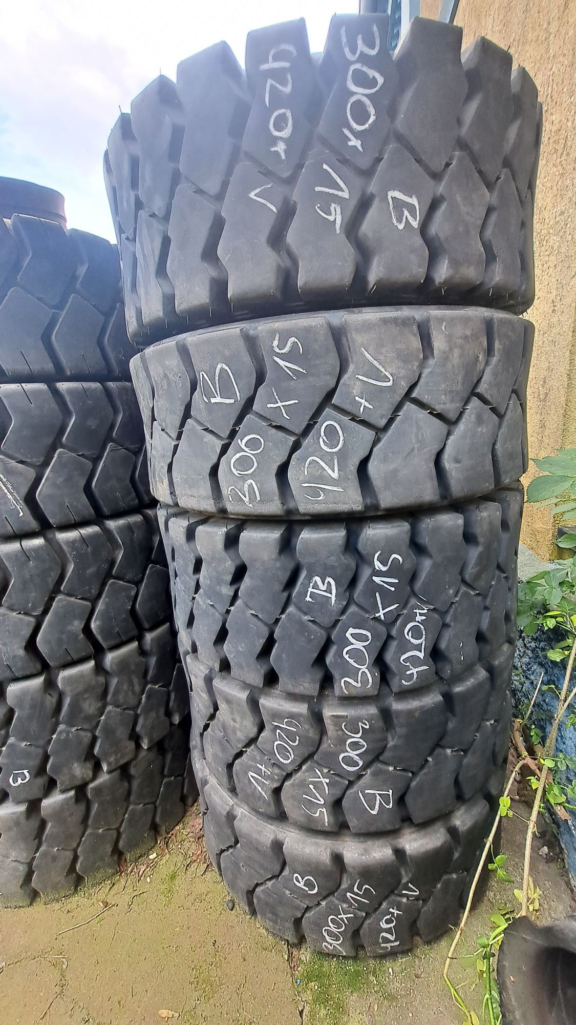 Opony 300-15 wózek widłowy