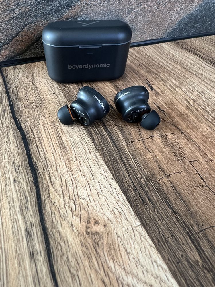 Навушники Beyerdynamic Free Byrd Bluetooth | In-Ear | Як нові