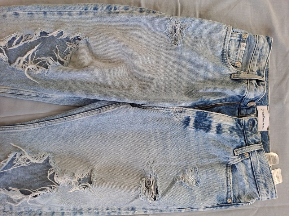 Calvin Klein Mom Jean