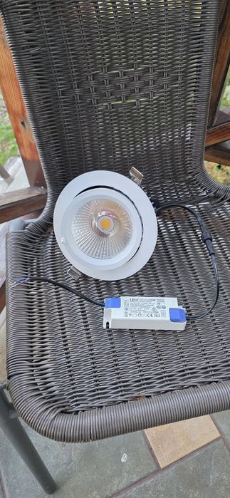 Lampy ledowe halogen wpuszczana w sufit
