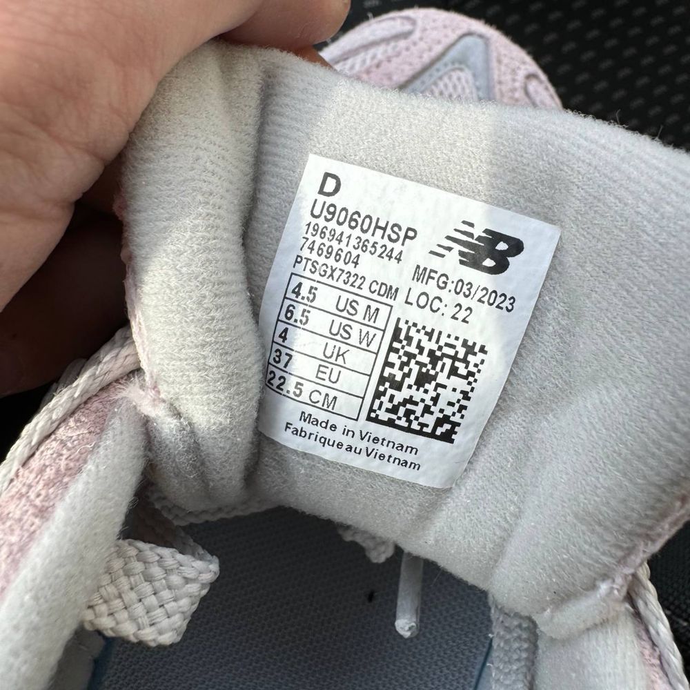 Жіночі кросівки нюбеланс рожеві New Balance 9060 pink замша 36-41
