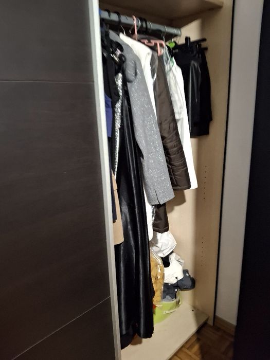 Guarda fatos ou guarda vestidos preto portas de correr