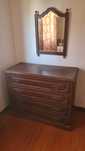 Cómoda de quarto antiga