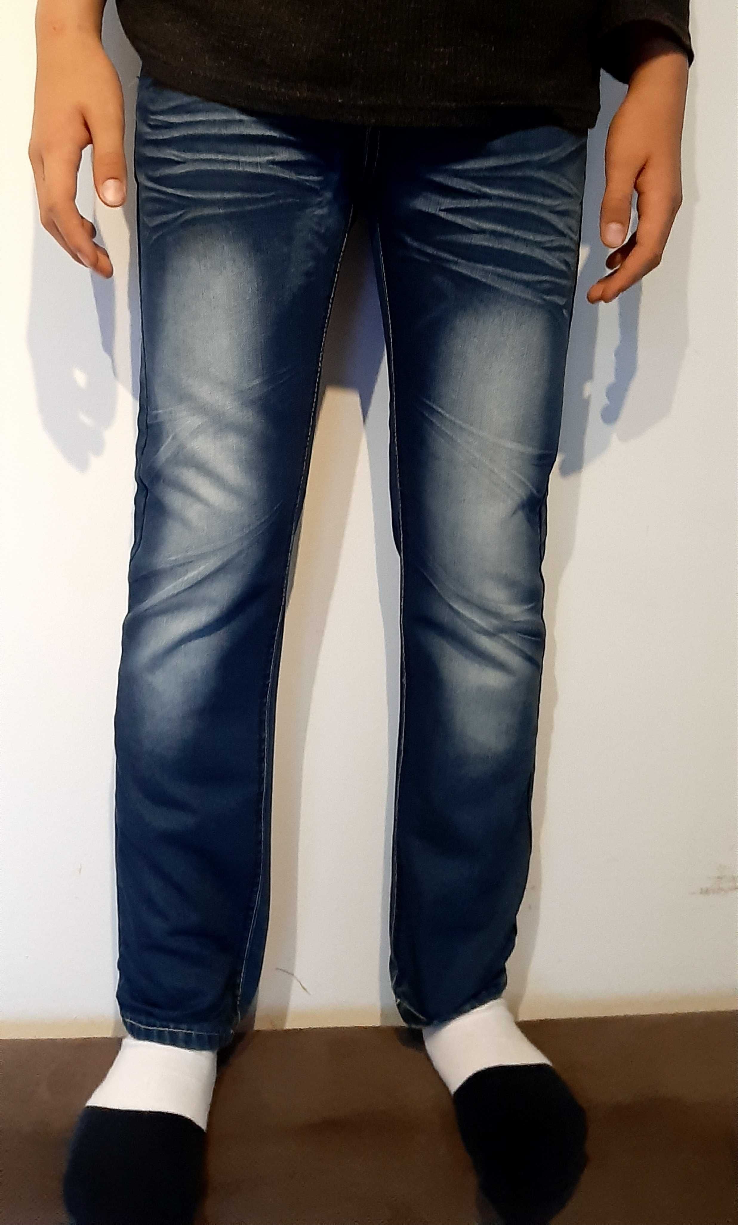 Spodnie dżinsy chłopięce na chudego chłopca do 150cm jeansy